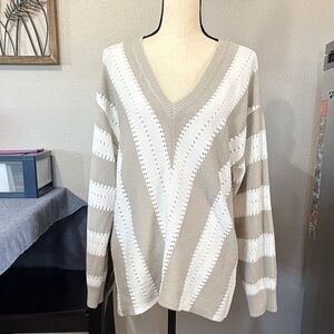 Women’s Size Large Gray/White V Neck Sweater
